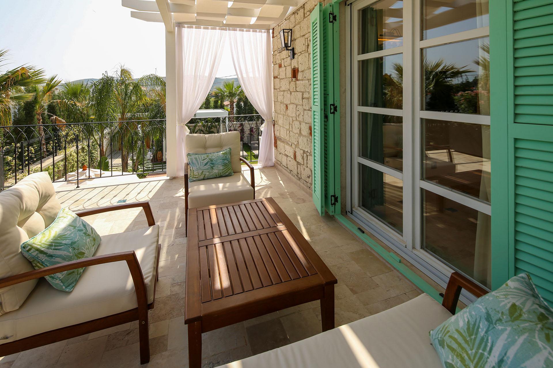 Superior Balcony No:10
