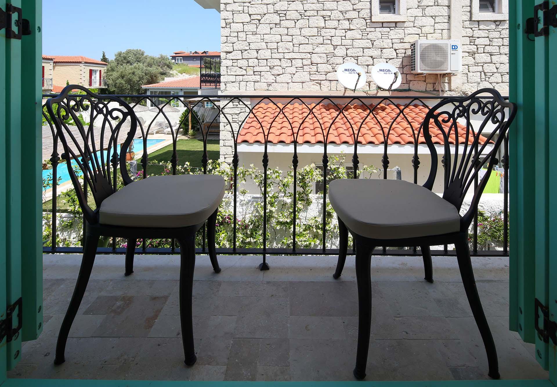 Balcony No:8